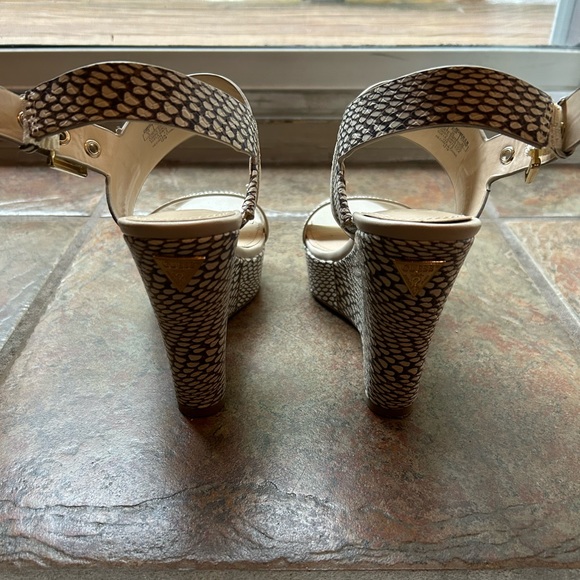 Guess shoes. Size 5. Leather. - Picture 2 of 5